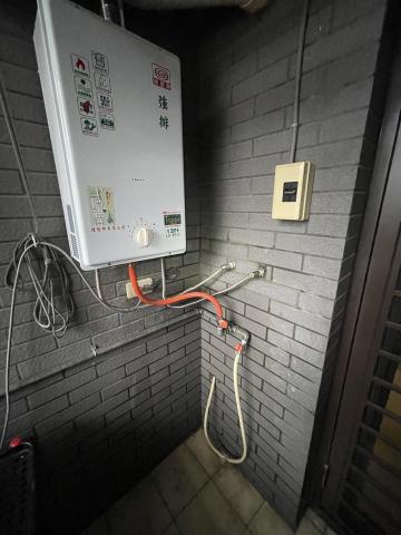 鉅川能源工程有限公司 - 熱水管進水口漏水-完工照