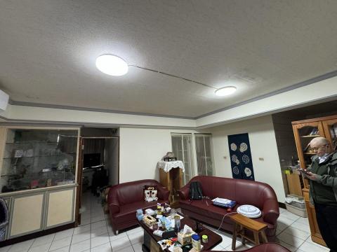 鉅川能源工程有限公司 - 吸頂燈安裝