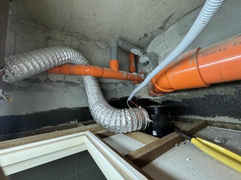 鉅川能源工程有限公司 - 浴室抽風機維修更換