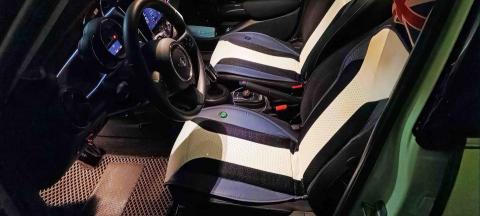 邱創史-Vic. - 汽車通風座椅分電/佈線。