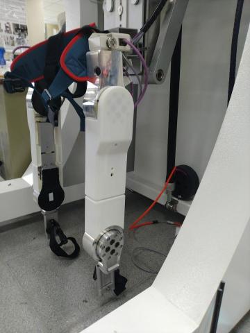 李仲頤 - 外骨骼復健設備
