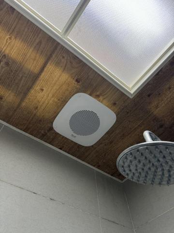 鉅川能源工程有限公司 - 浴室抽風機維修更換