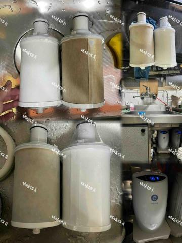 螞蟻雄兵-弱電水電工程(統包) - 這是後置淨水器,就是水龍頭打開前的淨水器,原本的濾芯和新的濾芯,黑白分明看了秒懂~闆娘從小不愛喝水,喝先生家的水就變了!你也是不愛喝水族嗎?我懂..
來~就算清潔水塔了,長期埋在水泥牆的水管無法一一清潔,但也經過水源長期的洗禮,表面難免殘留雜質,裝淨水器的好處呢!就是打開就能喝,習慣喝煮沸後的水也能再煮沸,不用再提著水桶去載水,固定接水,這道淨水過濾雜質,保留營養的礦物質,多一道防護,多一分健康安心,由我們把關~ 螞蟻雄兵-弱電水電工程(統包) - 這是後置淨水器,就是水龍頭打開前的淨水器,原本的濾芯和新的濾芯,黑白分明看了秒懂~闆娘從小不愛喝水,喝先生家的水就變了!你也是不愛喝水族嗎?我懂..
來~就算清潔水塔了,長期埋在水泥牆的水管無法一一清潔,但也經過水源長期的洗禮,表面難免殘留雜質,裝淨水器的好處呢!就是打開就能喝,習慣喝煮沸後的水也能再煮沸,不用再提著水桶去載水,固定接水,這道淨水過濾雜質,保留營養的礦物質,多一道防護,多一分健康安心,由我們把關~