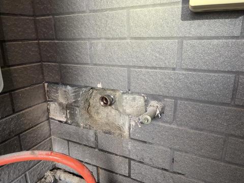 鉅川能源工程有限公司 - 熱水管進水口漏水(查修更換)