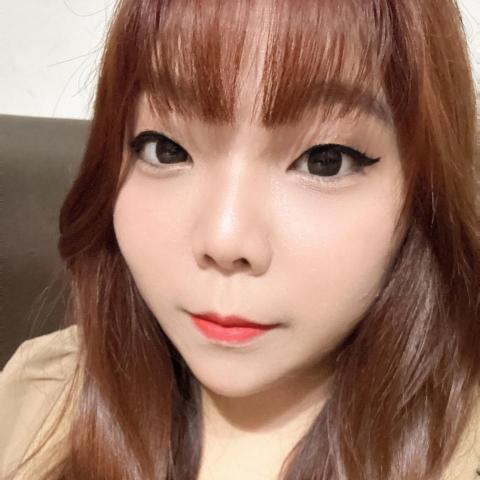 提供美髮剪刀服務的專家陳柔瑄