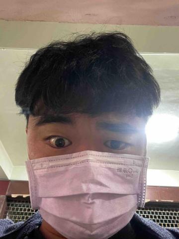 提供高雄衝浪教學服務的專家鄭駿華