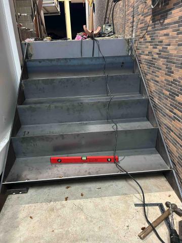 鉅軒企業社 - 林口鋼構樓梯