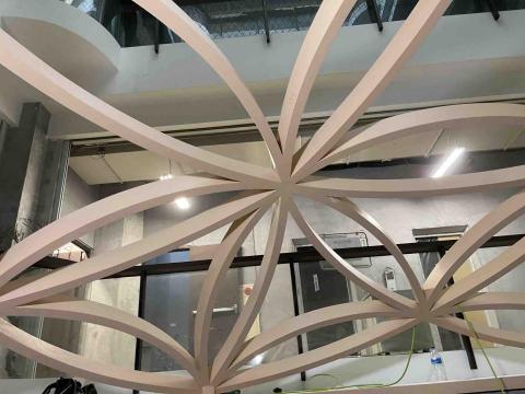 聖豐人力顧問企業社 胡錦雲 - 