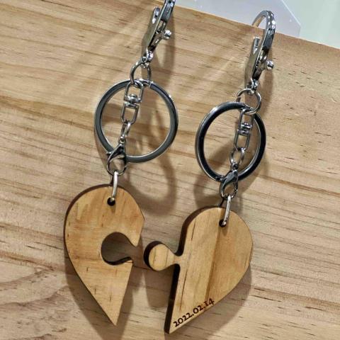 就匠作 - 客製化鑰匙圈雷射雕刻