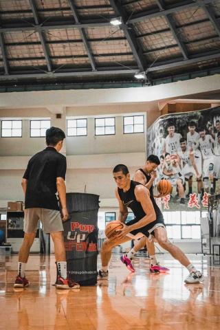 高雄籃球訓練 - 高雄海神唐維傑 高雄籃球訓練 - 高雄海神唐維傑