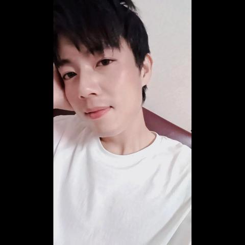 提供唱歌教学服務的專家翁宏鈞