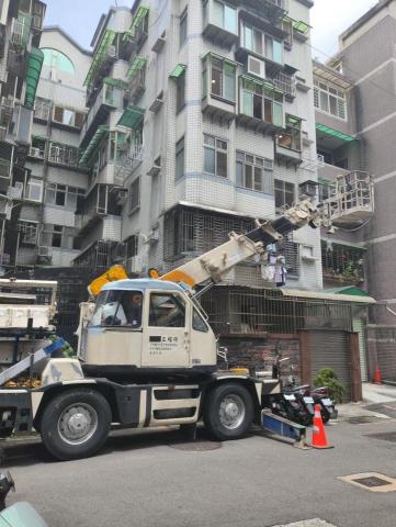 給力起重 王 - 中和籃子安裝冷氣鐵窗