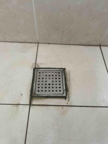 元鎰實業社 - 住宅廁所-淋浴間-地面排水孔蓋施作