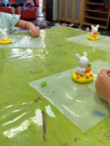 洪語謙 - 黏土-中秋月兔