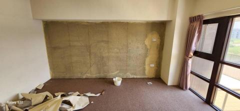 你為什麼不問問神奇海螺呢 - 苗栗縣竹南鎮，社區：La More，乳膠漆+壁紙清除+清運+局部批土，施工中