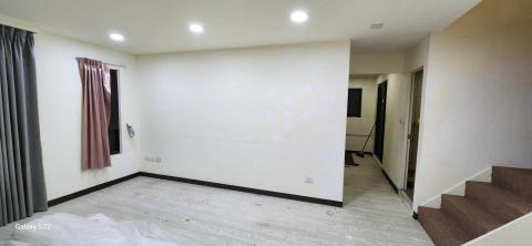 你為什麼不問問神奇海螺呢 - 苗栗縣竹南鎮，社區：La More，乳膠漆+壁紙清除+清運+局部批土，施工中