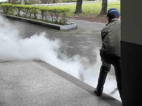 傑出專業除蟲工作室-專業除白蟻服務 - 校園消毒預防登革熱