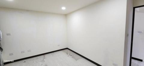 你為什麼不問問神奇海螺呢 - 苗栗縣竹南鎮，社區：La More，乳膠漆+壁紙清除+清運+局部批土，施工中