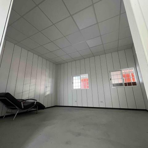 元鎰實業社 - 輕鋼架層板式LED燈安裝、線路配置。