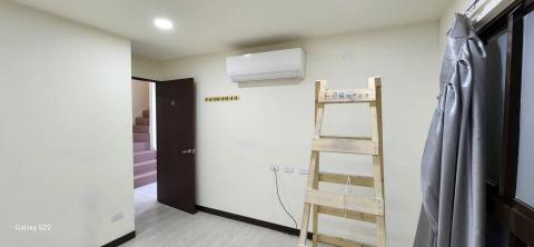 你為什麼不問問神奇海螺呢 - 苗栗縣竹南鎮，社區：La More，乳膠漆+壁紙清除+清運+局部批土，施工中