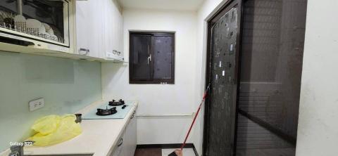 你為什麼不問問神奇海螺呢 - 苗栗縣竹南鎮，社區：La More，乳膠漆+壁紙清除+清運+局部批土，施工中