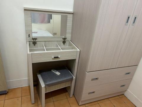 富浩租賃住宅包租代管有限公司 - 櫥櫃、鏡台