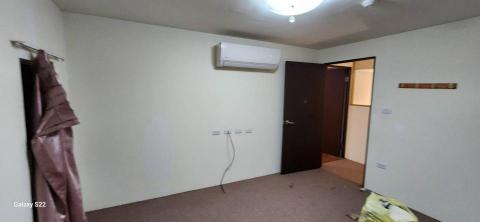 你為什麼不問問神奇海螺呢 - 苗栗縣竹南鎮，社區：La More，乳膠漆+壁紙清除+清運+局部批土，施工中