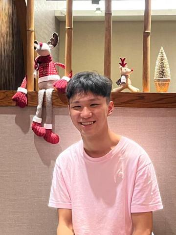 提供化妝品收納盒服務的專家周芳鹿