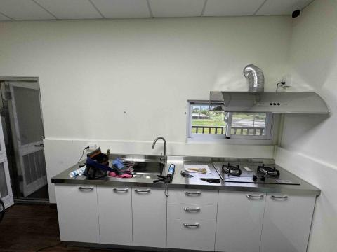 玻璃的醫生 - 廚房烤漆玻璃安裝前