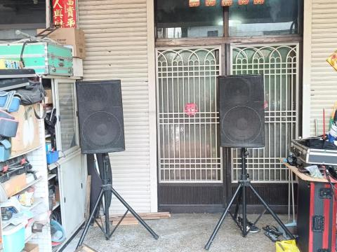 DJ Double H 混音娛樂工作室 - 單15吋 外場PA舞台音響&三腳支架 一對 DJ Double H 混音娛樂工作室 - 單15吋 外場PA舞台音響&三腳支架 一對