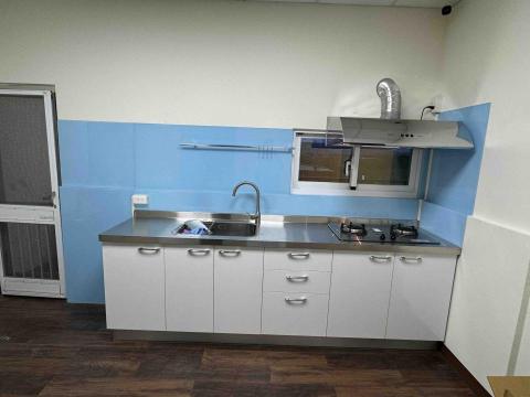 玻璃的醫生 - 烤漆玻璃完成