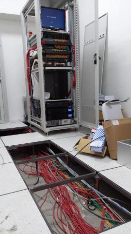 昱升電腦資訊有限公司 - 機房高地板架線