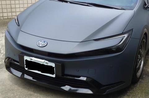 William 汽車改色包膜 - 消光犀牛皮，使原車漆色變消光，同時保護漆面