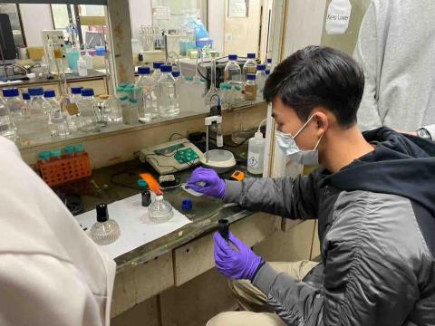 蕭程安 - 化學實驗