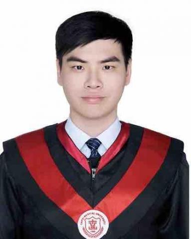 提供台南新秘教學服務的專家楊峻弦