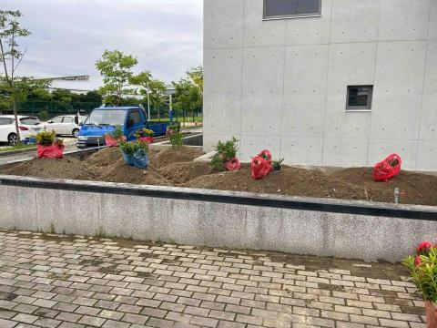 上善若水園藝景觀企業社 - 八德福音神學院花台景觀(施作中) 上善若水園藝景觀企業社 - 八德福音神學院花台景觀(施作中)
