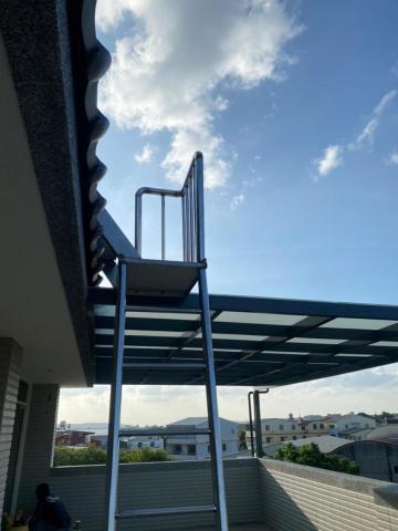 元順金屬企業股份有限公司 - 居家-採光罩+扶手爬梯(溪洲路)