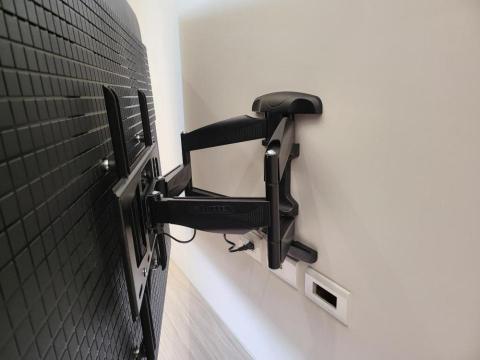 MARS - SONY 65吋電視使用
雙臂式伸縮架
樂歌Loctek PSW953M
安裝於水泥牆