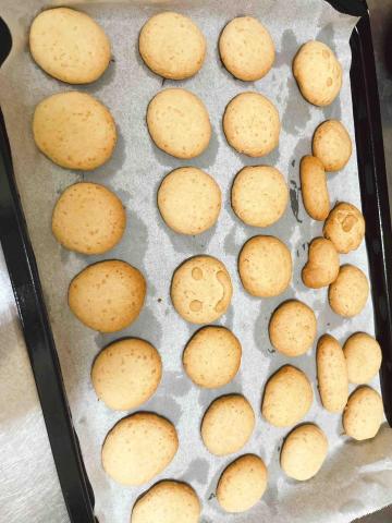 黃惠珮 - 跟小朋友一起做餅乾