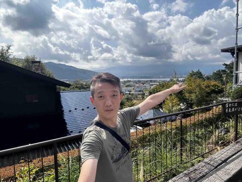 提供包車台北服務的專家陳信宏