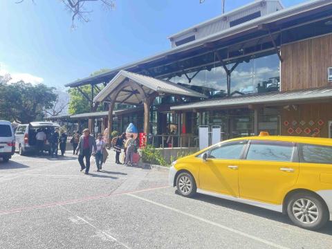 彥辰✈️機場接送-包車旅遊✈️ - 台東包車