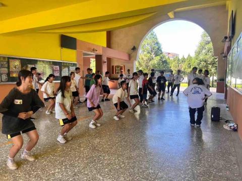 蔡蔡 - 國中舞蹈課