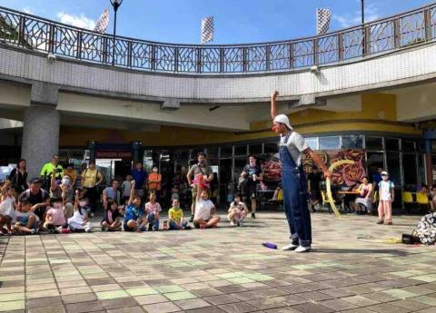 孫湧智 - 街頭演出照