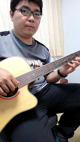 豐奇Archie老師 - 木吉他學生～在國中學校擔任數學老師