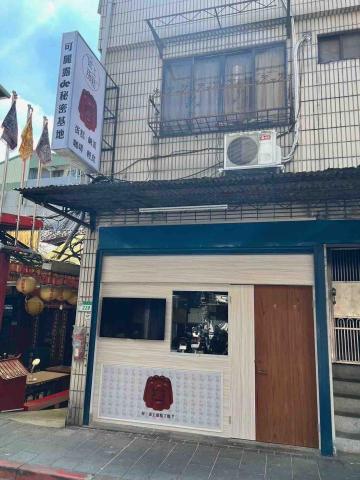 IRIS開店美學 - 店舖設計_美妝店門面