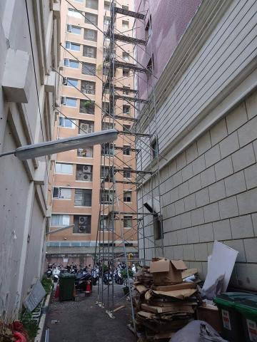 呂俊儀 - 垃圾管道施工架1