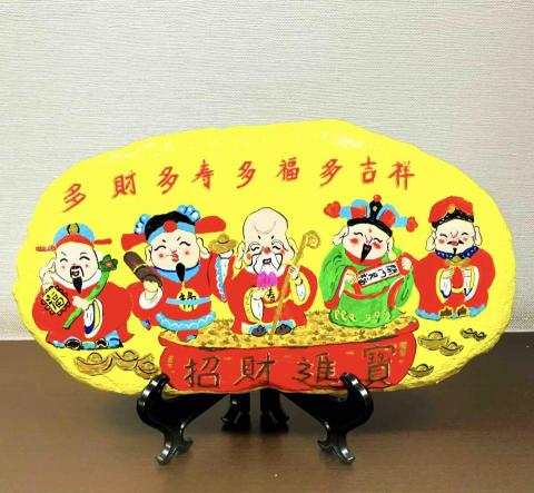 畫布、石頭彩繪(寵物、人物肖像似顏繪) - 本來是練習用，後來有客戶喜歡訂走了，售價$1,000元。(畫面較複雜)