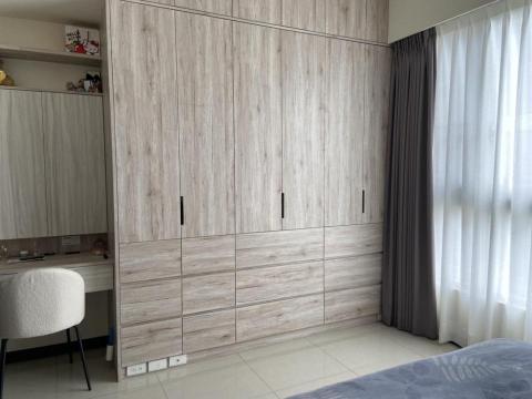 固美室內裝修 - 開門衣櫃+梳妝台