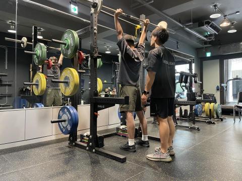 肌進份子訓練基地 - 