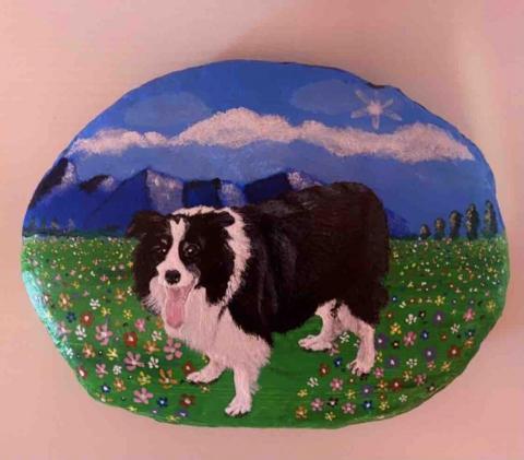 畫布、石頭彩繪(寵物、人物肖像似顏繪) - 石頭彩繪顯特色，極具紀念、收藏價值，可適應外在環境，防水、防塵不易退色，顏料保固一年。(定價$1,500)